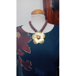 COLLAR MARRÓN FLOR
